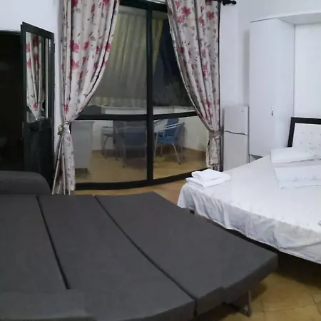 Jon Hostel Borsh